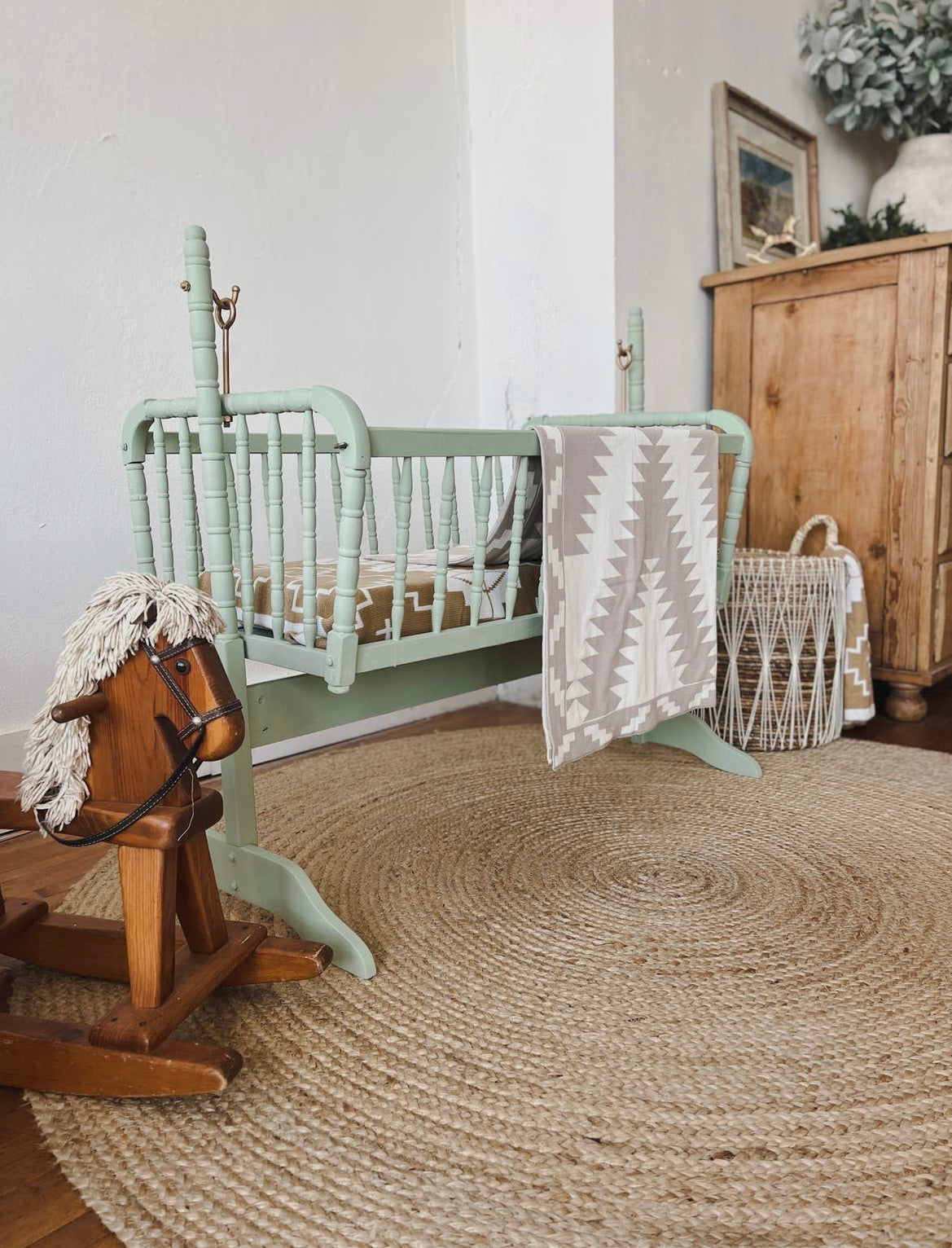 Western Grande Baby Blanket - Gray & White