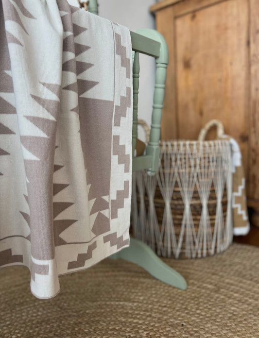 Western Grande Baby Blanket - Gray & White